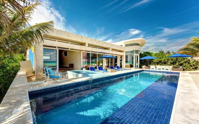 Playacar Villa Sleeps 8 with Pool and Air Con