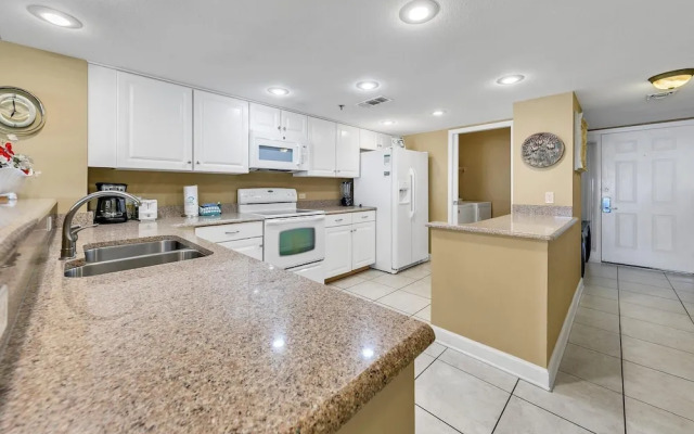 Destin Towers 102