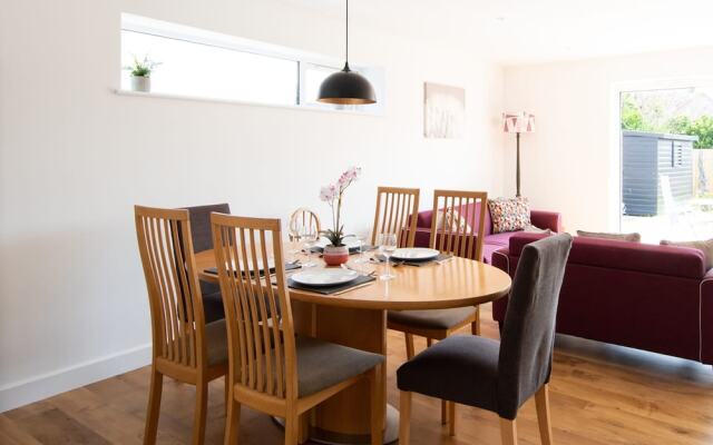 3BR Stylish Home Sea View Walk to East Wittering