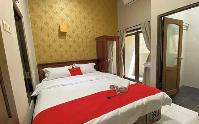 RedDoorz near Mojokerto Train Station