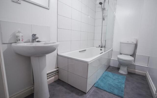 Flat 1, 4 Warden Rd