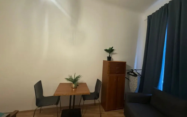 Modern 1BR Apt Central Privacy