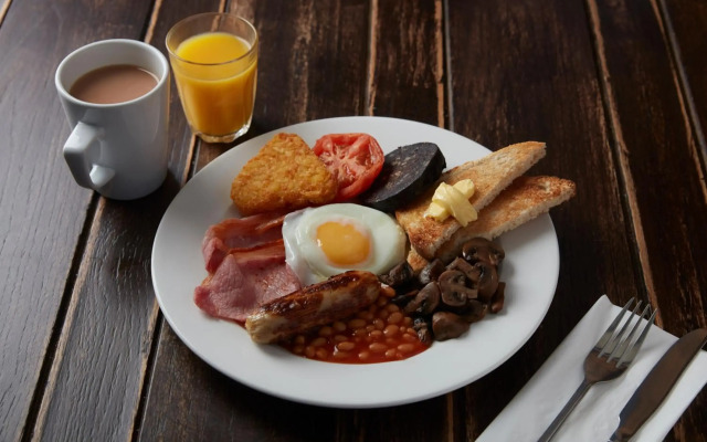 Premier Inn Northampton West (Harpole)
