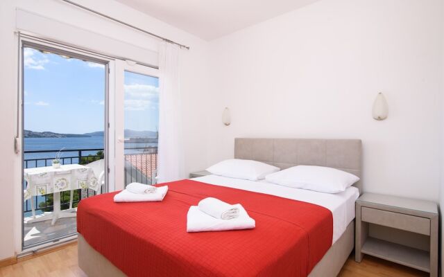 A2-apt w. Shared Pool & Balcony,next to the Beach