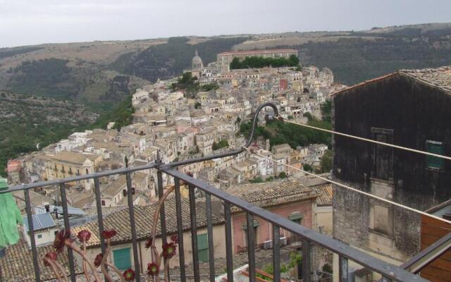 Finestre Su Ibla