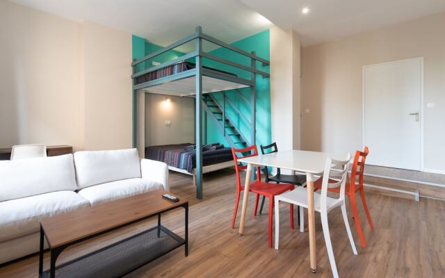 Studio Camelina Gauche City Room