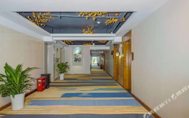 Yibaiyuan Hotel (Changsha University of Technology Ecological Zoo Branch)
