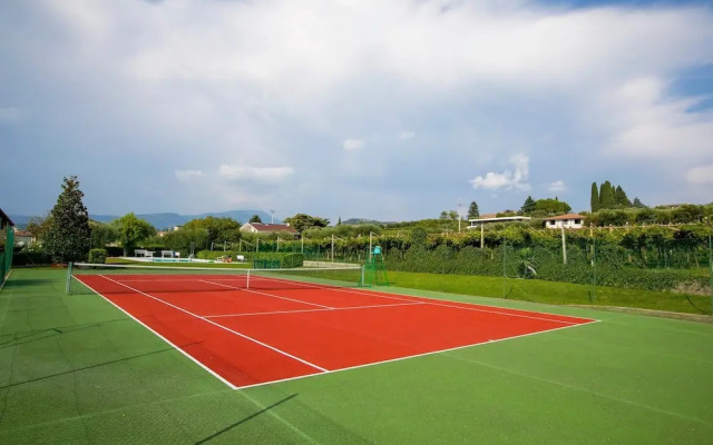Bardolino Garden Pool Tennis on the Lake