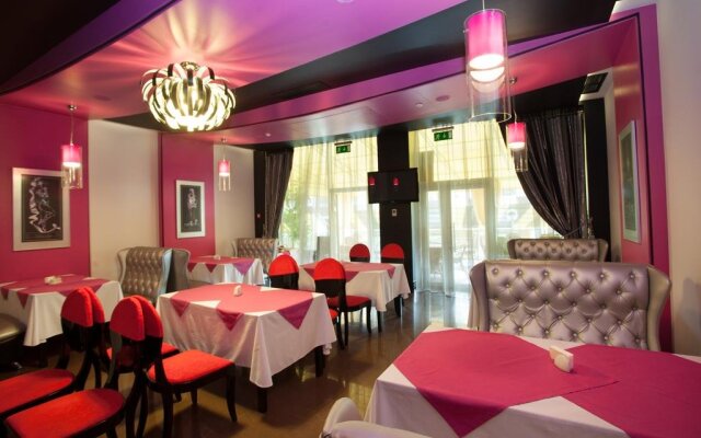 Nadiya Hotel