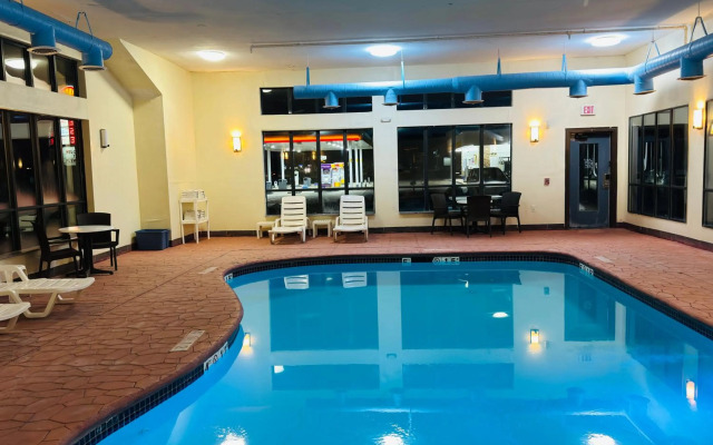 Comfort Suites Plymouth near US-30