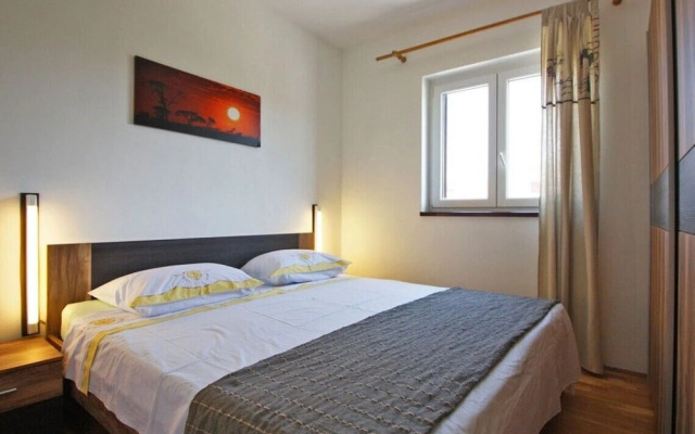 Two-bedroom Adria apartment with sea view