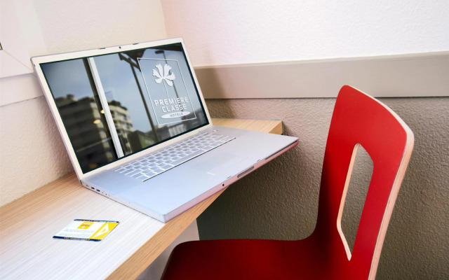 Premiere Classe Paris Ouest - Pont De Suresnes