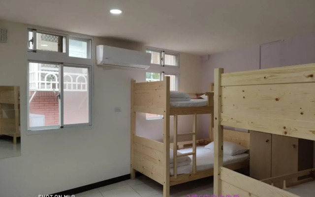 Simple life hostel