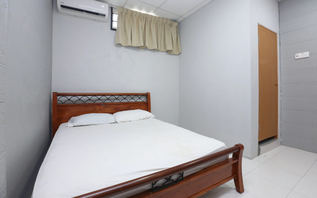 SPOT ON 89796 D'noor Budget Inn