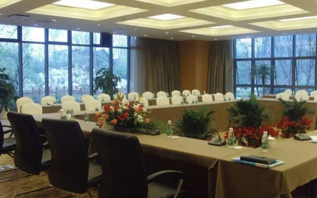 Sichuan Tennis International Hotel Main Building