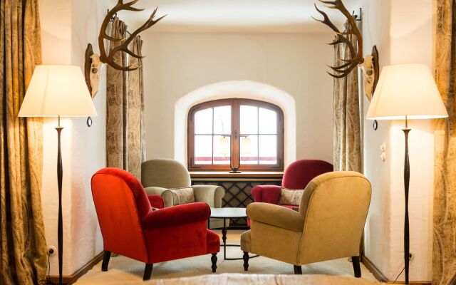 Schloss Prielau Hotel & Restaurants