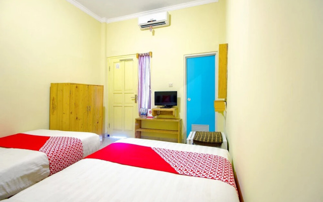 RedDoorz near Amikom Yogyakarta 3