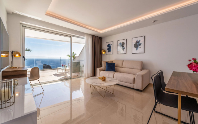 Grand Horizon Luxury Boutique Apartments