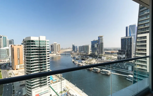 Amazing 2Br 2Ba Canal View at Businessbay