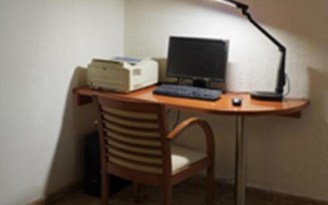Elpida City Hotel