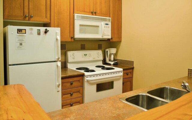 Snow Creek Lodge by Fernie Lodging Co