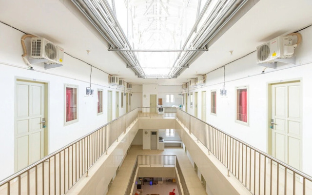 KoolKost Syariah near Universitas Fajar