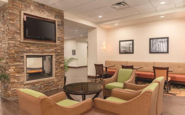 Hampton Inn by Hilton Edmonton/South, Alberta, Canada