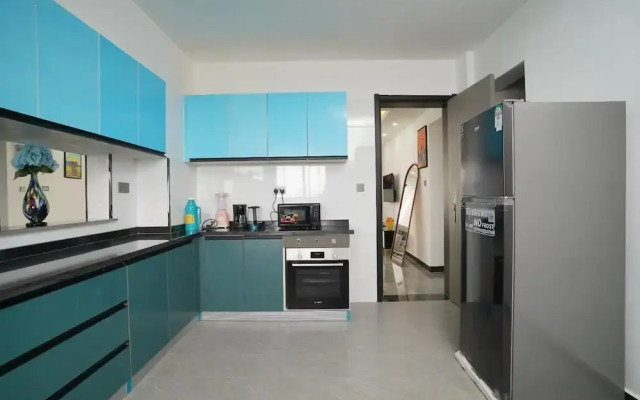 Lux Suites Platinum Oak Residency