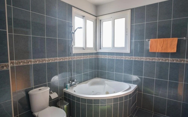 Villa Shaye AQ Me16