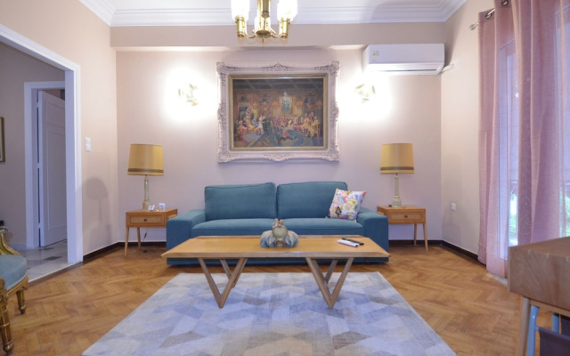 A modern and neoclassical apartment