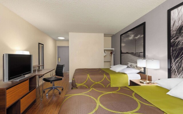 Super 8 by Wyndham Dodge City