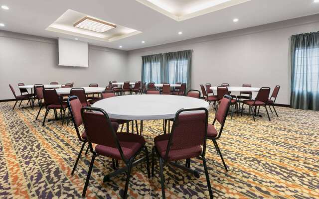 La Quinta Inn & Suites by Wyndham Belton - Temple South