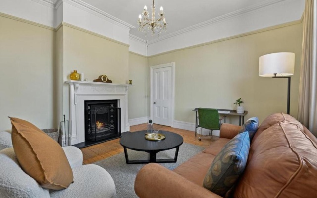 The Hermitage Truly Spectacular Sleeps 12 – Guest Rooms – Orange