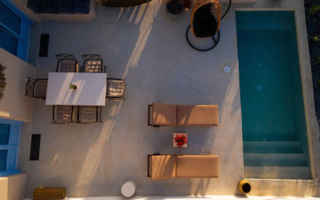 Pink Freud Villas Santorini