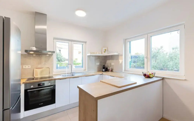 Olive Leaf - Ground Floor Apartment