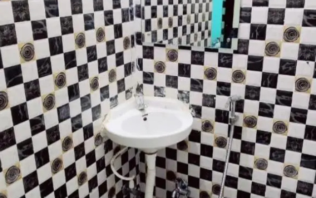 SPOT ON Senapati Inn Khandagiri