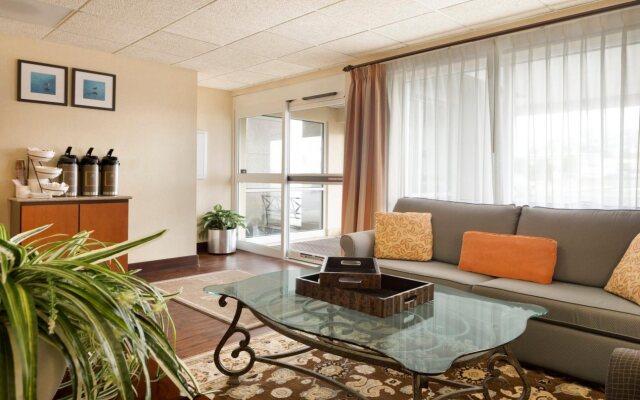 Country Inn & Suites by Radisson, Port Clinton, OH