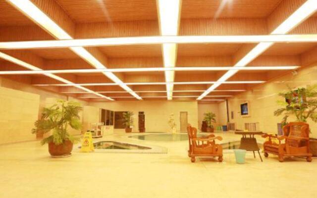 Grand Dragon Hotel