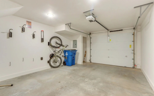 Near Downtown: Luxury Townhome in Bentonville!