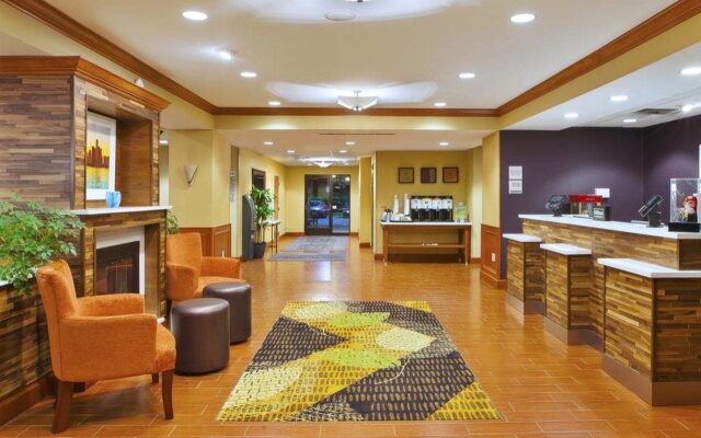 Hampton Inn Commerce Novi