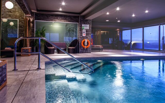 AX The Victoria Hotel