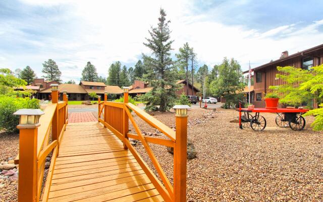 Roundhouse Resort