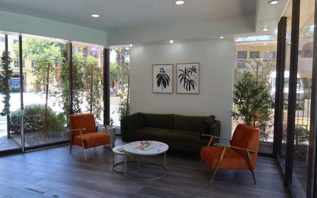 GreenTree Pasadena Inn