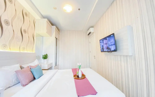 Spacious 2Br At Apartment Parahyangan Residence