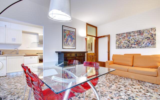 GUGGENHEIM ROMANTIC OVERLOOKING 4pax, Wifi Aircond