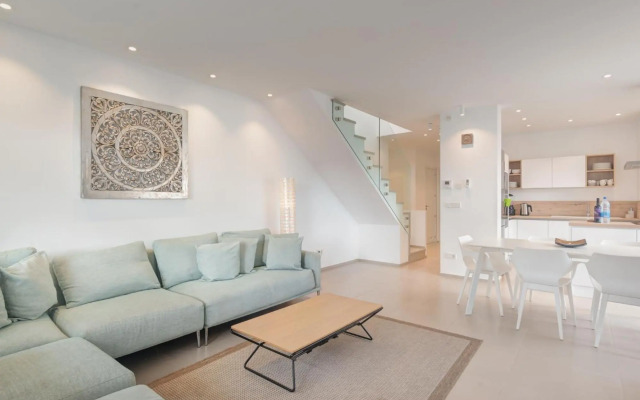 Bentor 3-1 PENTHOUSE JACUZZI POOL VIEW 3B