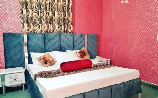 Lahore Hotel