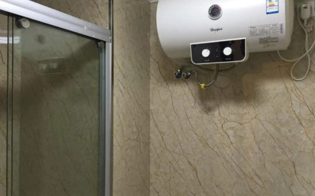 Lakefront Hotel – Bathroom – Shanghai