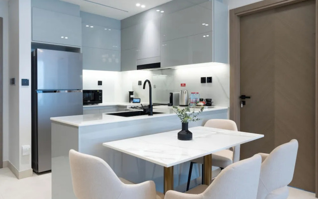 Trendy 2 Bed in Binghatti Canal