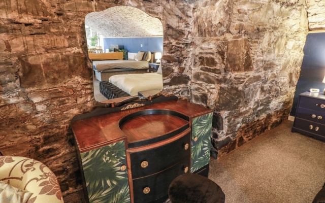 Gatehouse Studio Apartment